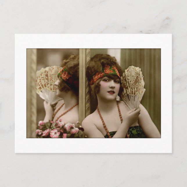 Cartão Postal Beleza vitoriana com fã e reflexão (Frente)