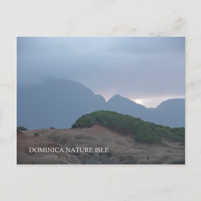 Cartão Postal Belo Vista De Montanha Em Dominica (Frente)