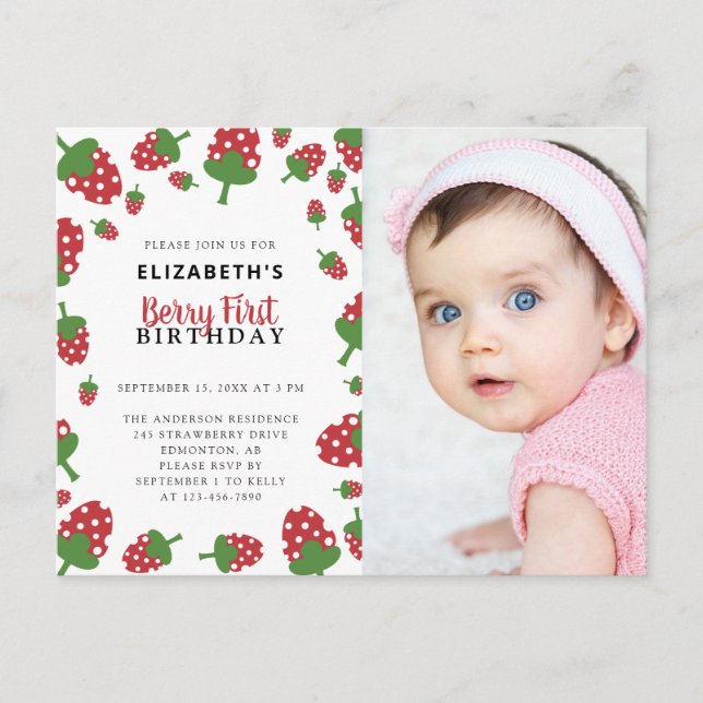 Cartão Postal Berry First Birthday Cute Strawberry Photo Invitat (Frente)