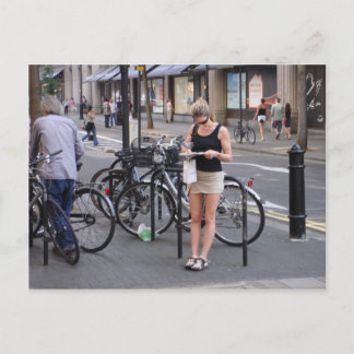 Cartão Postal Bicicleta de minissaia