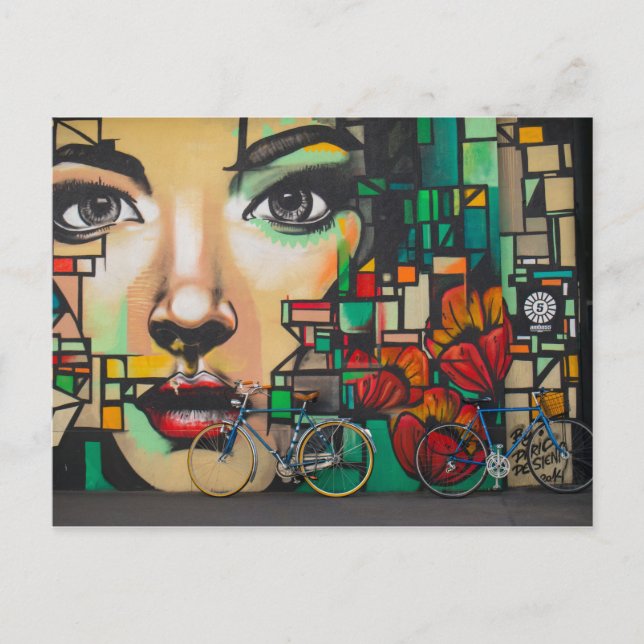 Cartão Postal Bicicletas na parede do Grafite (Frente)