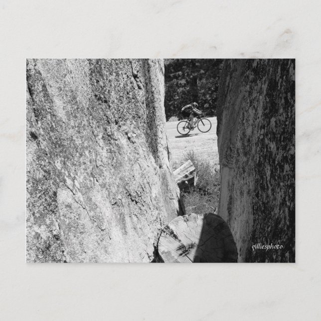 Cartão Postal Bicycle Through the Granite B&W (Frente)