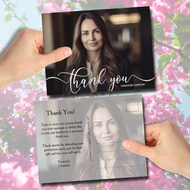 Cartão Postal Bilhete de Agradecimento de Formatura com 2 Fotos (Graduation thank you note postcard features a photo on front and back with your custom message.)
