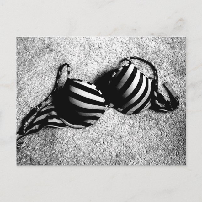 Cartão Postal Black and White Bra postcard (Frente)