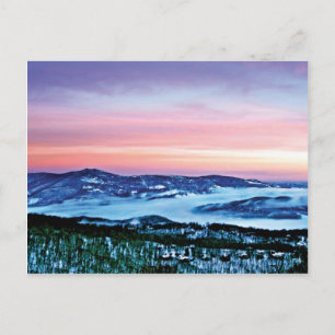 Cartão Postal Blue Ridge Mountain Magic sob uma espiral de inver