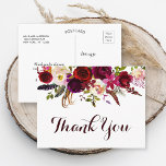 Cartão Postal Bohemian Floral Burgundy Casamento outono Obrigado<br><div class="desc">Ao estilo boêmico Obrigado Cartão-postal com ilustração aquosa de peões e rosas com sotaque de burgundy,  vermelha e rosa com penas. Isto é perfeito para o outono | Ocorrências de outono e inverno. Clique no botão "Personalizar" para alterar fontes,  tamanhos e cores. Itens correspondentes também estão disponíveis.</div>