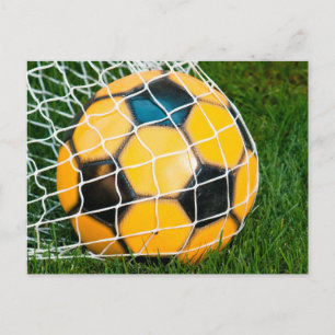 Cartão Postal Bola de Futebol Amarelo e Preto na Rede