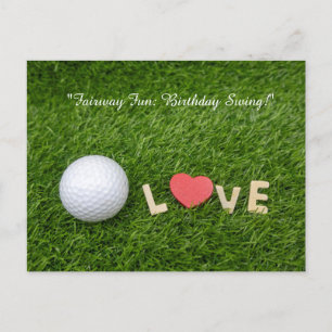 Cartão Postal Bola de golfe em grama verde para aniversário de g