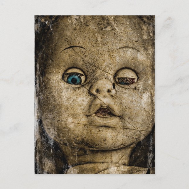 Cartão Postal Boneca assustadora. (Frente)