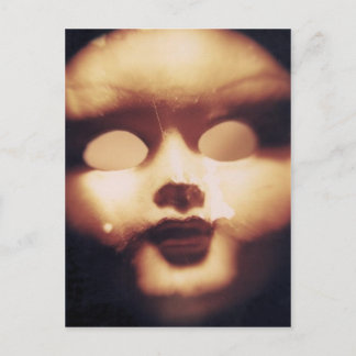 Cartão Postal Boneca assustadora