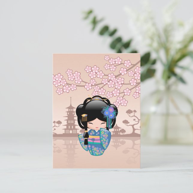 Cartão Postal Boneca Keiko Kokeshi - Rapariga Kimono Geisha Azul (Em pé/Frente)