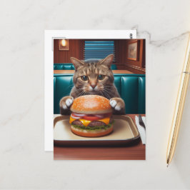 Cartão Postal Bonito gato num jantar com cheeseburger