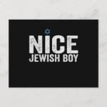 Cartão Postal Bonito Presente Judeu Hanukkah da Família Judaica<br><div class="desc">chanukah, menorah, hanukkah, dreidel, jedesejo, Boy, feriado, religião, natal, </div>