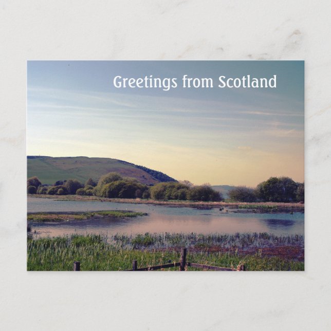 Cartão Postal Bonnie Scotland — Scottish Loch View (Frente)