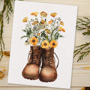 Cartão Postal Botas de Caminhada Amarela Flor Silvestre ao Ar Li