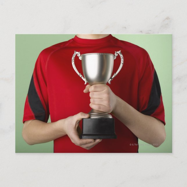 Cartão Postal Boy Holding Trophy (Frente)