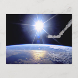 Cartão Postal Braço Robótico do Ônibus Espacial em Órbita da Ter