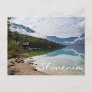Cartão Postal Cabina ao lado do lago de Bohinj, na Eslovênia