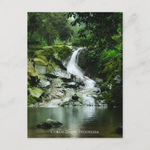 Cartão Postal Cachoeira de Água Natural Verde Fresca e Exuberant