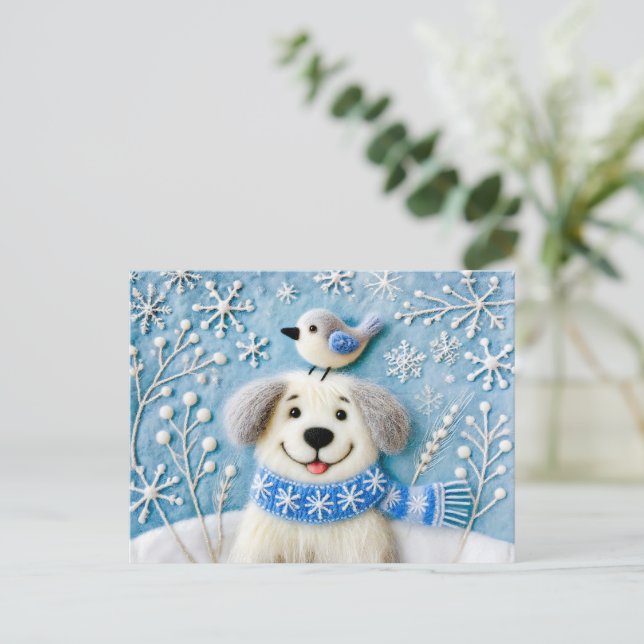 Cartão Postal Cachorro de Feltro na Neve com Cachecol e Pássaro (Em pé/Frente)