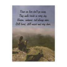 Cachorro e mulher num Bluff Rocky