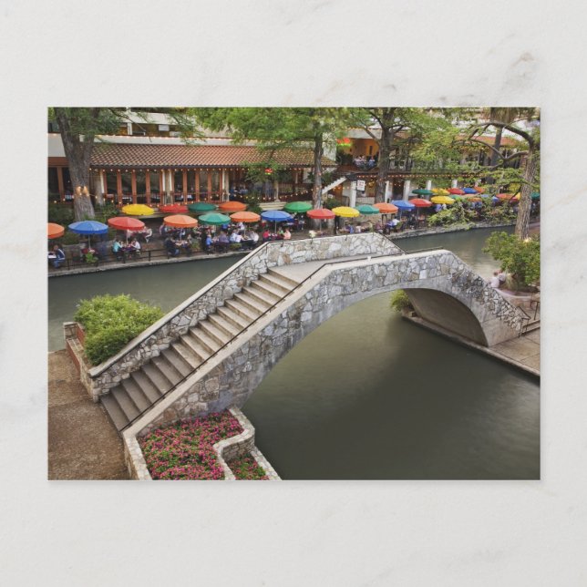 Cartão Postal Café ao ar livre ao longo do rio Walk e ponte sobr (Frente)