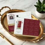 Cartão Postal Calendário de Imóveis de Porta de Água Vermelha 20<br><div class="desc">Cartaz do marketing do calendário 2025, belo e elegante setor imobiliário. Nosso design apresenta nossa própria porta vermelha da frente pintada manualmente. Destacado com toques de ouro no slot da caixa de correio, alça da porta e prato da porta. Luzes escuras modernas do lado de fora e uma porta de...</div>