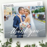 Cartão Postal Caligrafia Casamento Foto Noiva Groom Obrigado W<br><div class="desc">Noiva de Casamento da Caligrafia Moderna e Foto do Groom Obrigado Cartão-Postal - Script Branco</div>