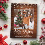 Cartão Postal Caligrafia divertida Foto das luzes de Natal<br><div class="desc">Cartão postal de Natal Feliz - Madeira russa do país com luzes de cordas</div>