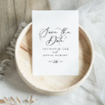 Cartão Postal Caligrafia em Na moda idílica Salvar a Data<br><div class="desc">Esta caligrafia de na moda idílica salva o cartão postal é perfeito para um casamento rústico. O design simples e elegante apresenta a tipografia de scripts clássicos e ricos em preto e branco.</div>