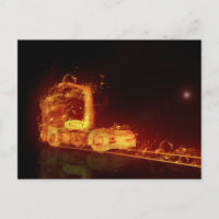 Caminhão Vermelho Queimado em Chamas de Fogo