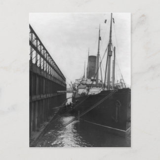 Cartão Postal Carpathia in dock in New York 1912