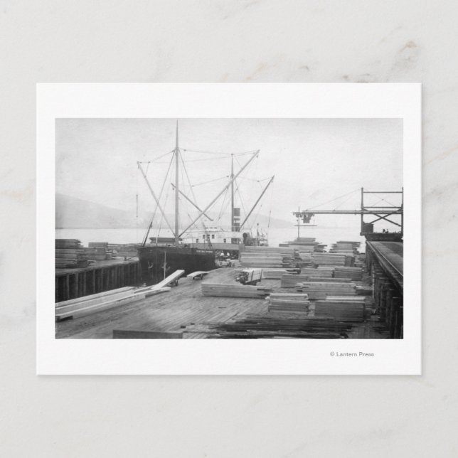 Cartão Postal Carregando madeira no navio General Hubbard (Frente)