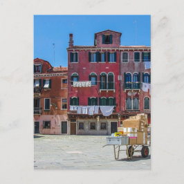Cartão Postal Carrinho com caixas em Veneza