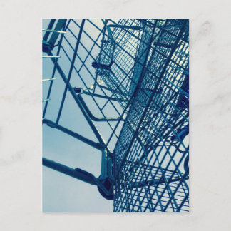 Cartão Postal carruagens de compro de arte urbana empilhadas