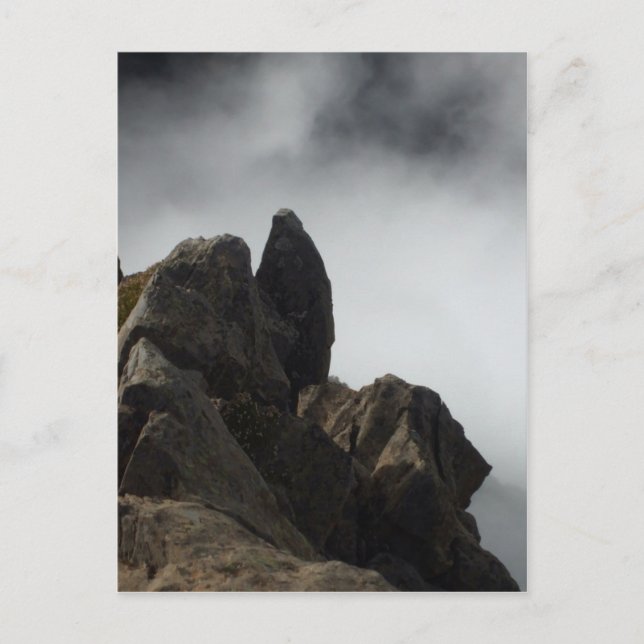 Cartão Postal Cartão-postal de Rochas e Nuvens (Frente)