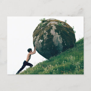 Cartão Postal Cartão-postal de Sisyphus Rolling Boulder up Hill