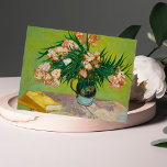 Cartão Postal Cartão-postal de Vincent van Gogh<br><div class="desc">Experimente o fascinante atrativo da obra-prima de Vincent van Gogh, "Oleanders", pintada em 1888, com este cartão postal cativante. Adorcido com a profusão de delicadas flores em tons de rosa e branco, esse trabalho de arte exemplifica o domínio de cor e forma de van Gogh. Deixem que as pinceladas giratórias...</div>