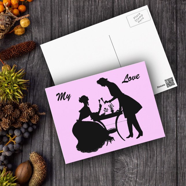 Cartão Postal Cartão-postal do Casal Vitoriano Romântico para o  (Romantic vintage couple black silhouette sharing wine on pink postcard.)