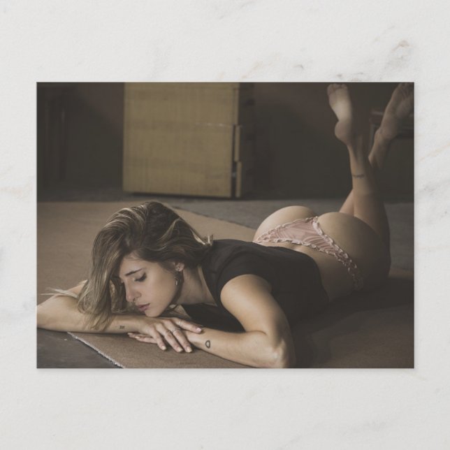 Cartão Postal Cartão-postal do modelo de lingerie (Frente)