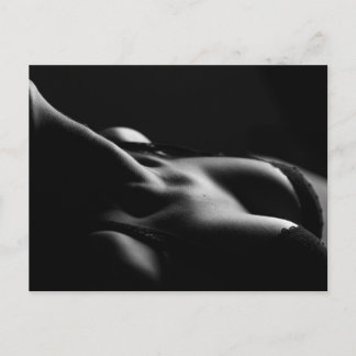 Cartão Postal Carteira feminina sexy a preto e branco