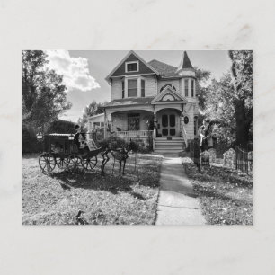 Cartão Postal Casa de Halloween Assombrada Com Esqueletos Preto