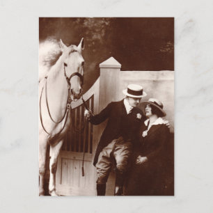 Cartão Postal Casal romântico com Cavalo de Cinza