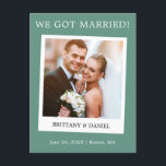 Cartão Postal Casamento Verde de Câmara Instantânea Eucalyptus<br><div class="desc">Casámo-nos com o moderno e simples estilo de câmara retrô-instantânea estilo fotográfico de casamento Cartão de anúncio - Eucalyptus Green</div>