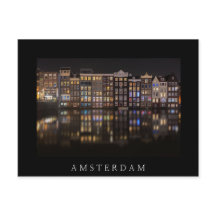 Casas de Amsterdã com luzes coloridas durante a no