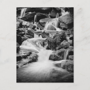 Cartão Postal Cascata nas montanhas do Enfumaçado Excelente