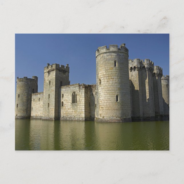 Cartão Postal Castelo de Bodiam (1385), refletido em fosso, Lest (Frente)