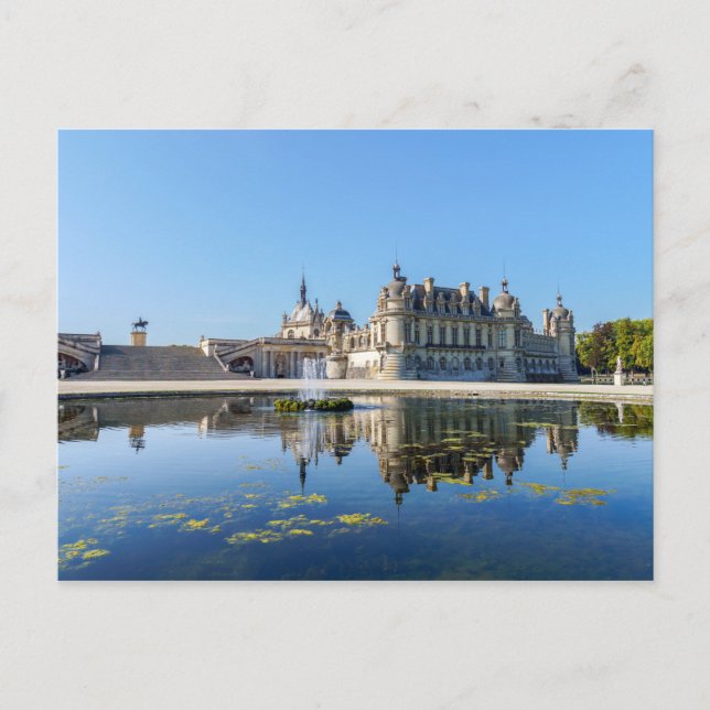 Cartão Postal Castelo de Chantilly com reflexo em um lago (Frente)