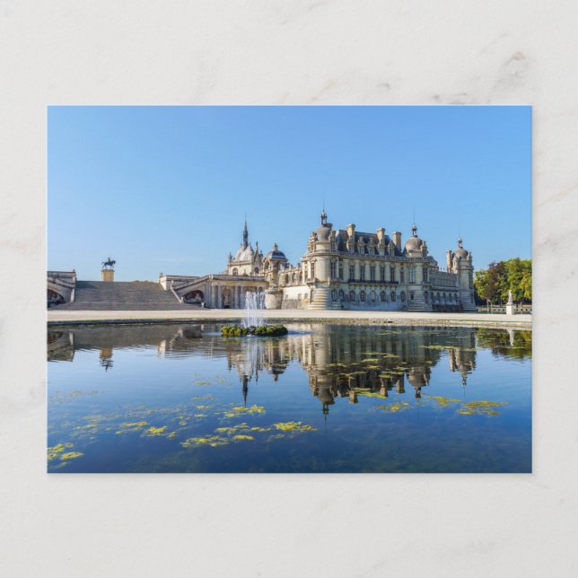 Cartão Postal Castelo de Chantilly com reflexo em um lago (Frente)