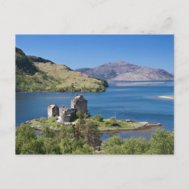 Cartão Postal Castelo de Eilean Donan sob um cartão-postal azul (Frente)